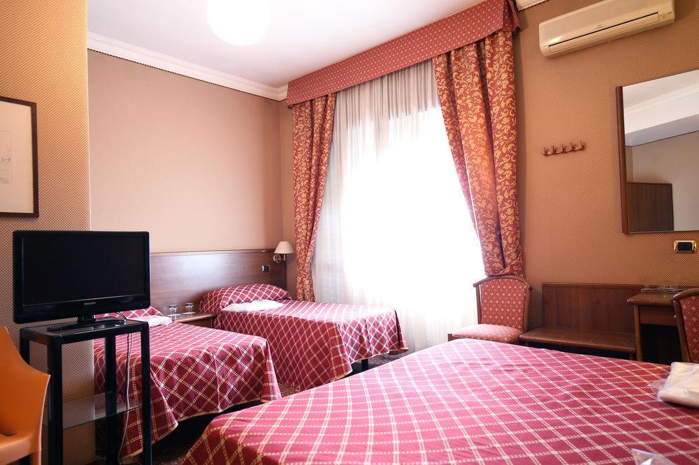 Derby Hotel 3*