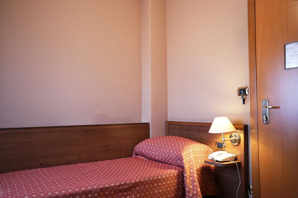 Derby Hotel 3*